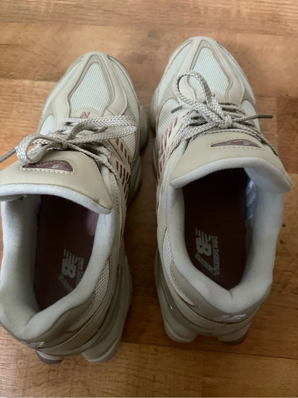 New Balance 9060 Men's Sneakers Like New worn inside. Size 11